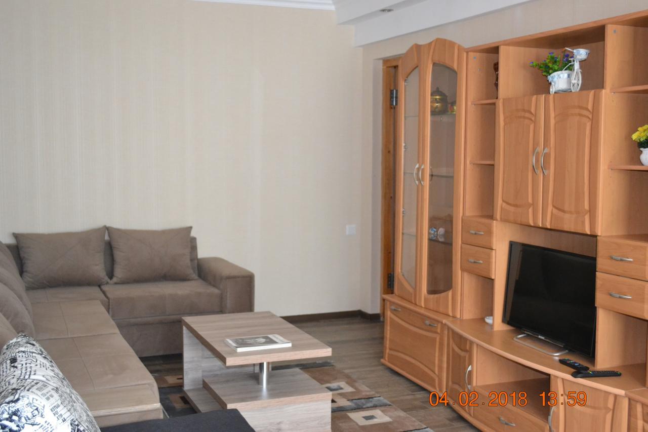Apartment On Ikalto 8 Tbilisi ภายนอก รูปภาพ